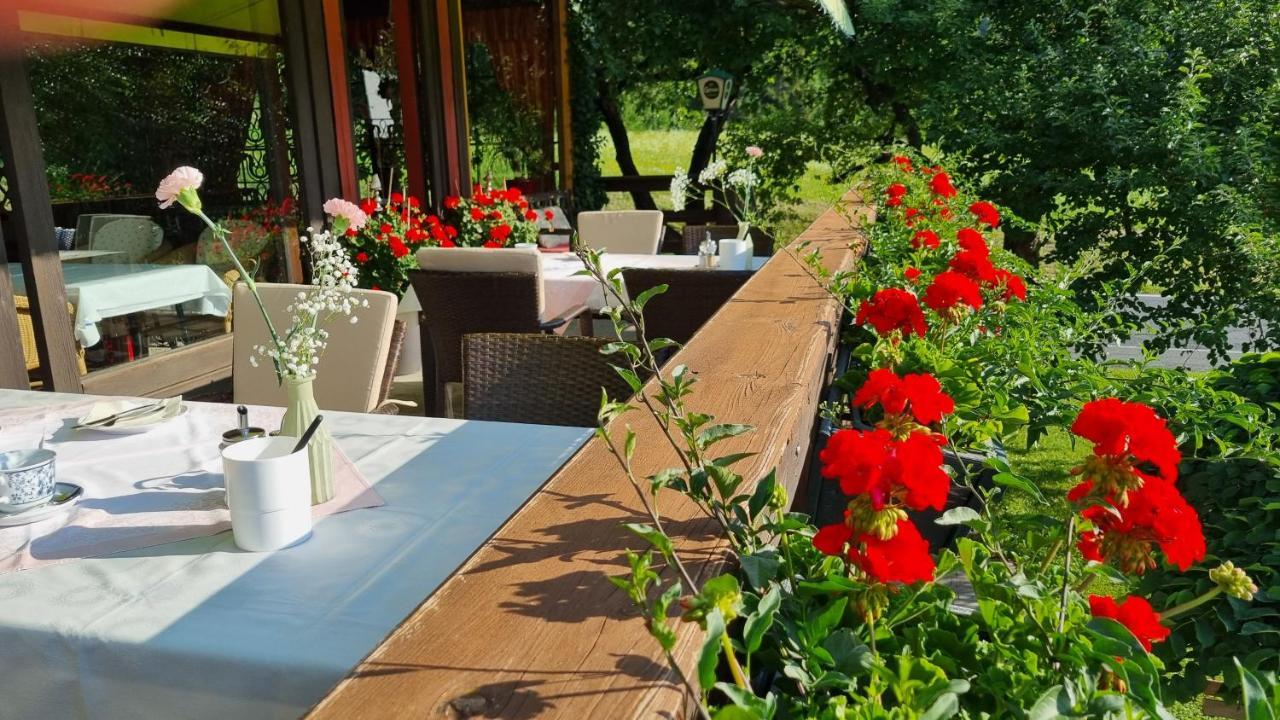 Kraners Alpenhof Bio Bed And Breakfast Pension Weissensee Exterior photo